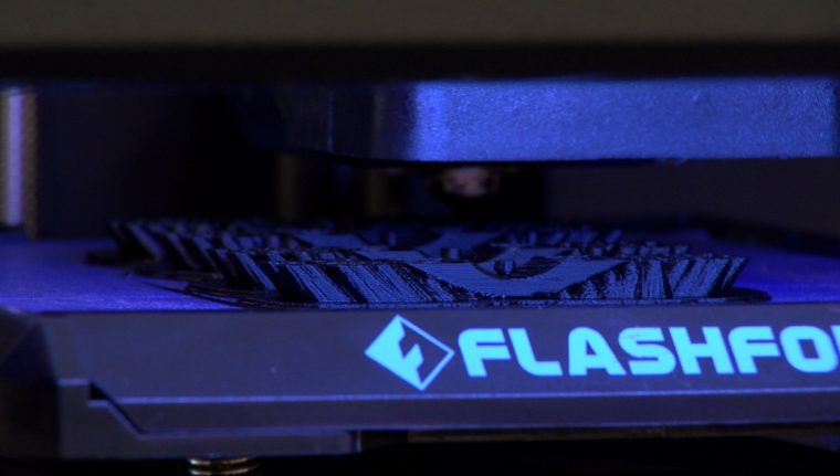 3D Printers Opening Door For Learning At Ecole St. John Paul avec Police Script Ecole