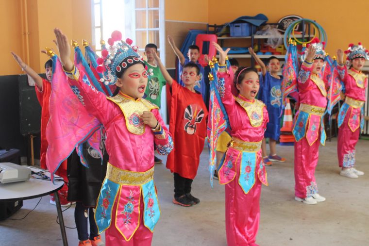 Autun | En Images Le Spectacle Des Enfants De Chengdu, Ville dedans Spectacle Danse Chinoise
