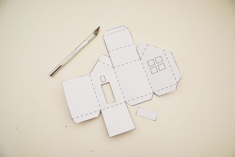 Calendrier De L'avent À Fabriquer : Des Maisonnettes En Papier à Patron De Maison En Papier A Imprimer