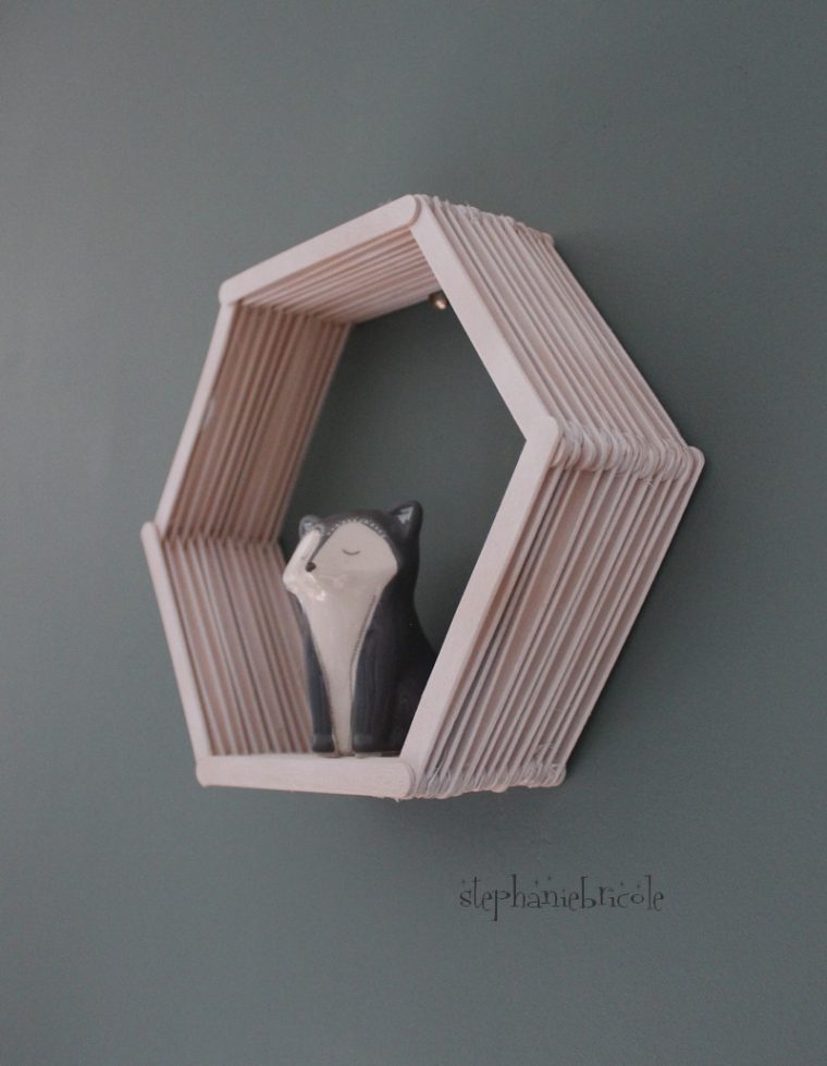 Diy Facile : Des Étagères Avec Des Bâtonnets De Glace encequiconcerne Bricolage Avec Baton De Bois