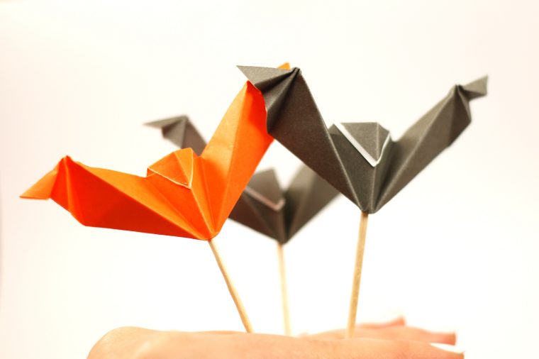 Diy Halloween – Le Pique Apero Et Sa Chauve-Souris Origami intérieur Origami Chauve Souris