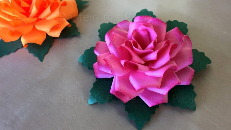 Faire Une Rose En Papier – Fleur En Papier – Bricolage serapportantà Origami Rose Facile A Faire