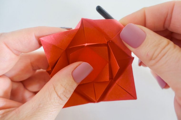 Faire Une Rose Facile Origami 2020 – To Do intérieur Origami Rose Facile A Faire