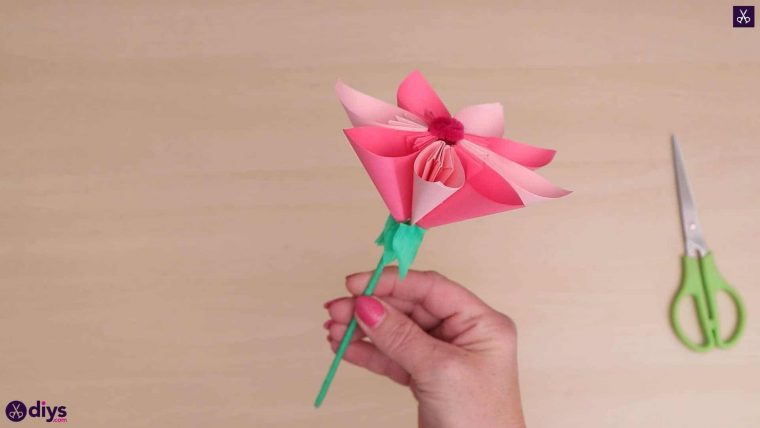 Fleur De Papier 3D Diy Facile – Housekeeping Magazine avec Origami Rose Facile A Faire