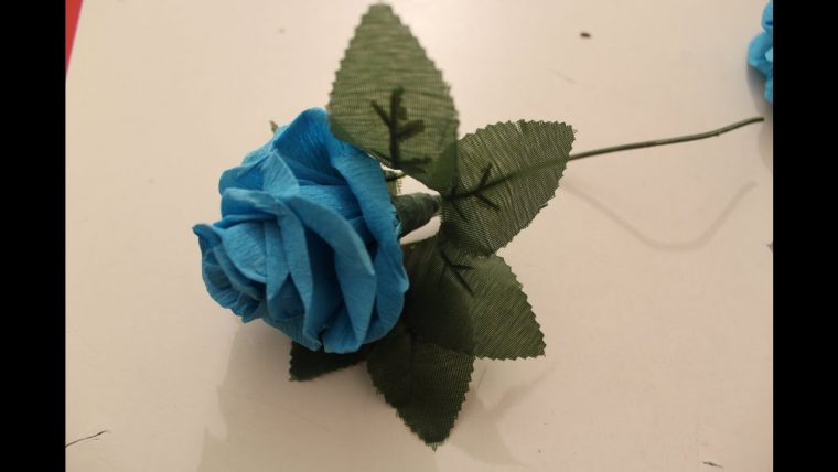 How To Make A Beautiful Real Looking Paper Rose/comment Realiser De Belles  Roses En Papier Crepon encequiconcerne Realisation Papier Crepon