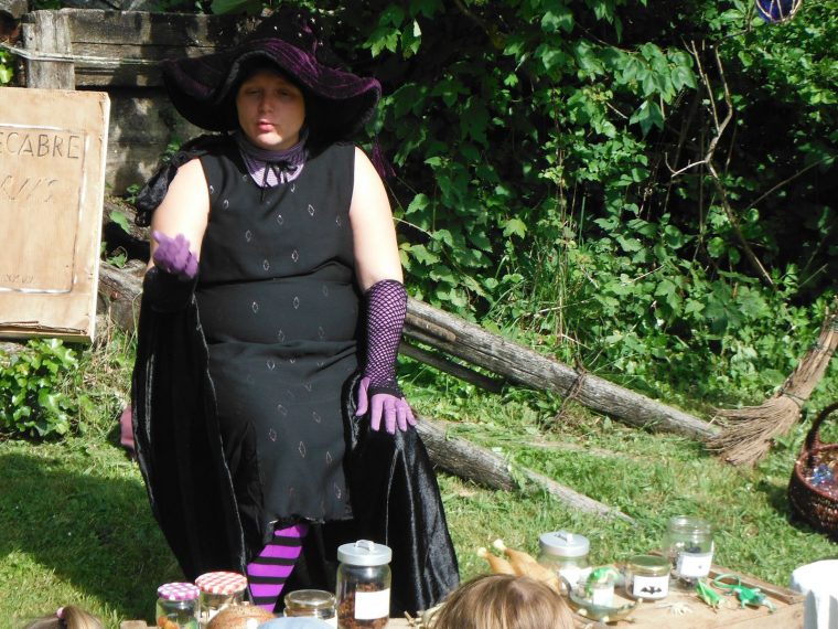 La Sorcière Pélagie – Bienvenue Sur Le Blog De La Maison Des avec Pelagie La Sorciere