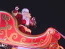 Le Père Noël Est À Winnipeg Samedi Avec Son Nouveau Traîneau tout Image Du Pere Noel Et Son Traineau