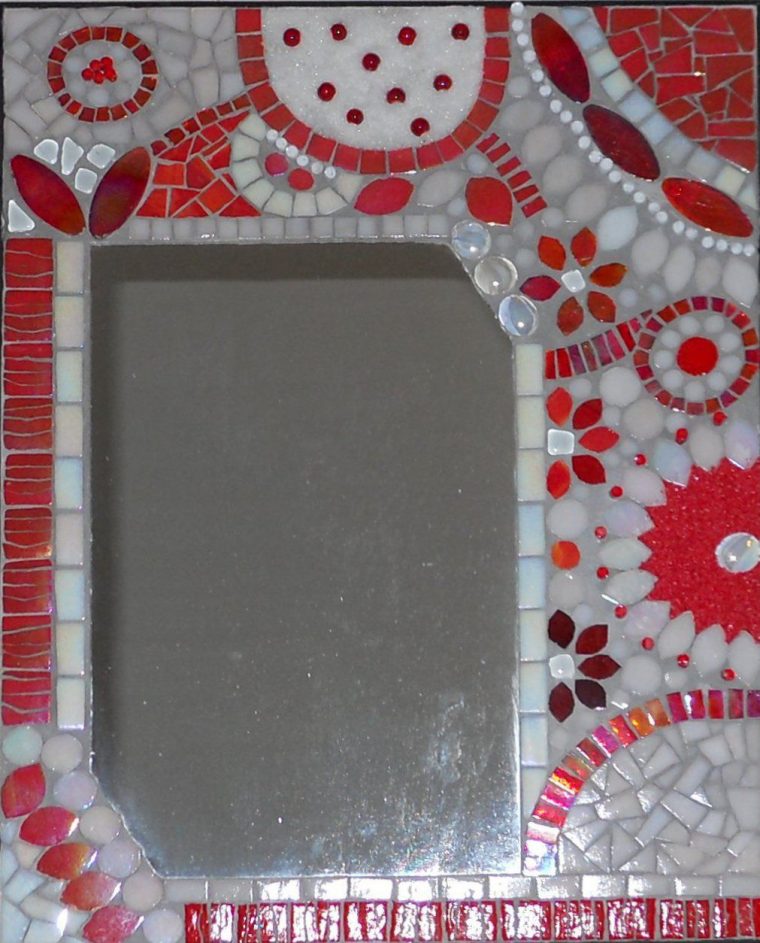 Miroir Rouge Mosaique De Pate De Verre, Billes De Verre intérieur Support Pour Mosaique