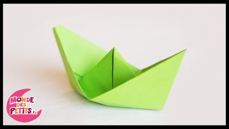Origami: Le Petit Bateau En Papier Plié à Origami Petit Bateau