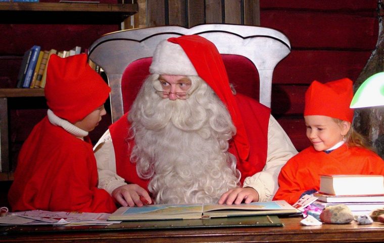 Petit Papa Noël & Les Secrets Des Lutins Du Père Noël serapportantà Petit Papa Noel Video