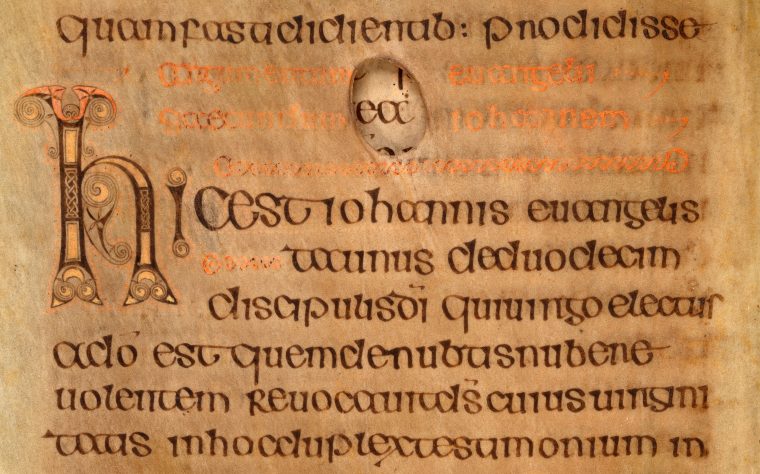 The Script In The Book Of Kells – The Book Of Kells destiné Majuscule Script