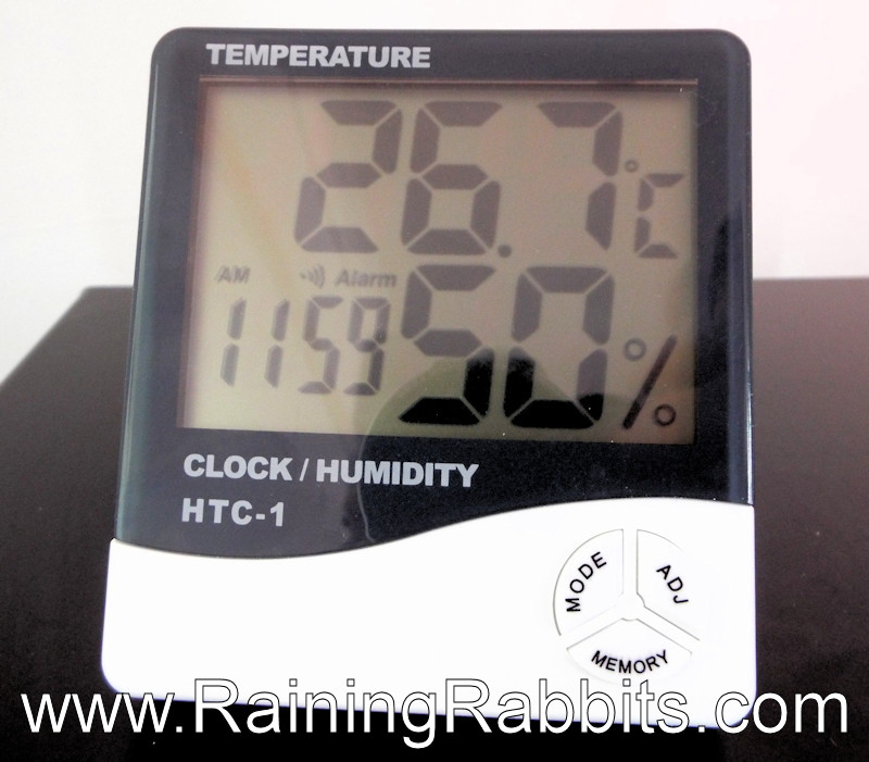 Display inside/outdoor temperature, indoor humidity. HTC-1 Clock / Humidity & Temperature Digital LCD Instructions - Raining