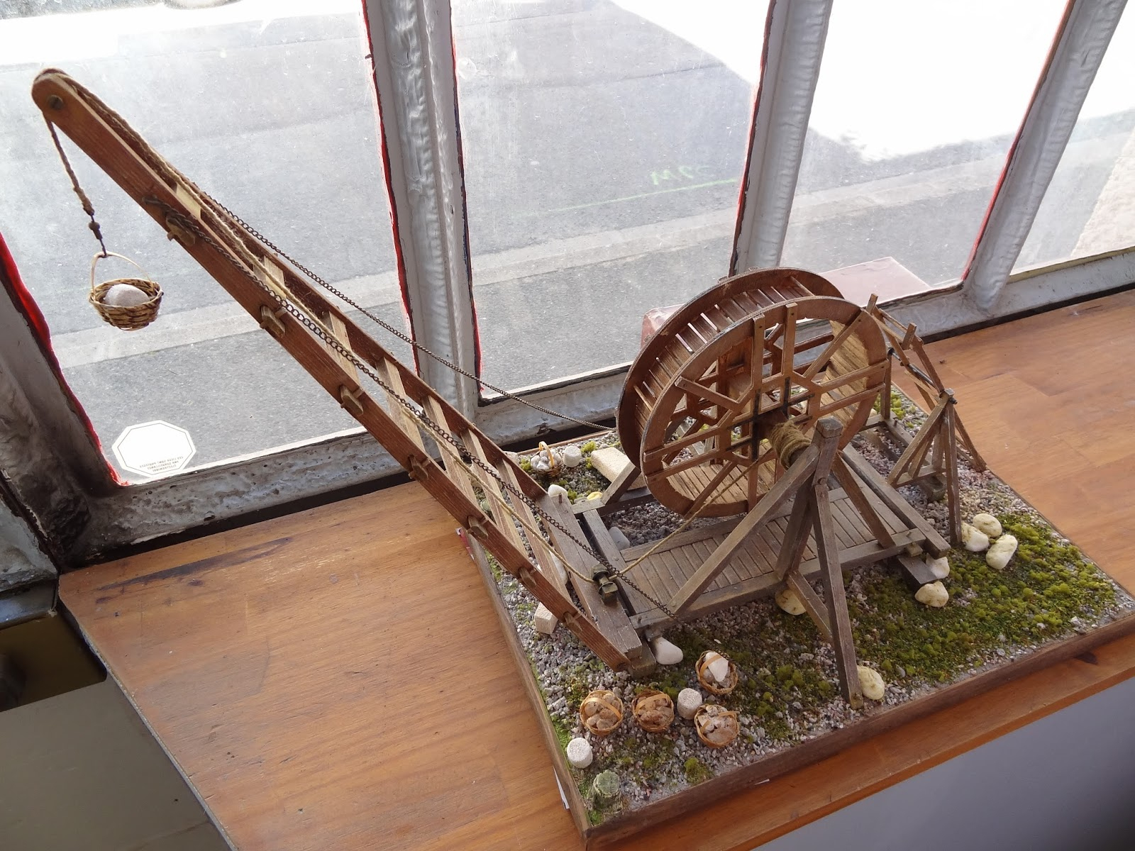 Cage D'Écureuil : Château Fort De Guédelon : Treigny encequiconcerne