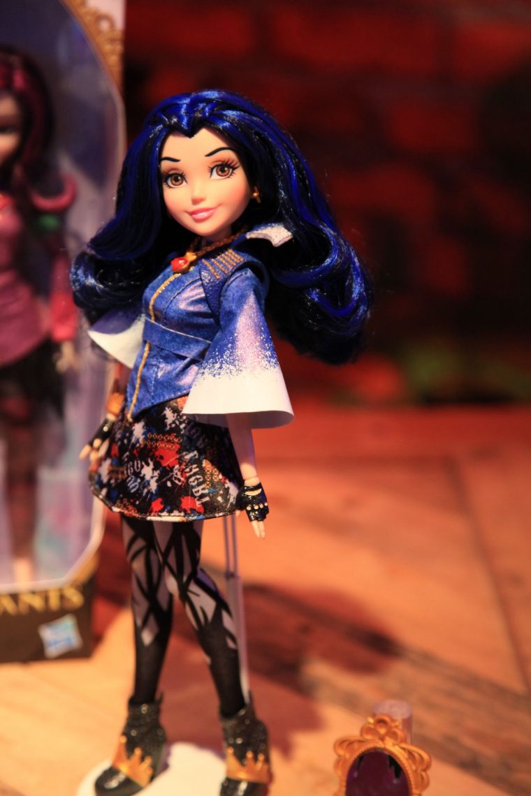 Evie, The Daughter Of The Evil Queen From Snow White, In concernant ?Pingle Sur Evie De Descendants
