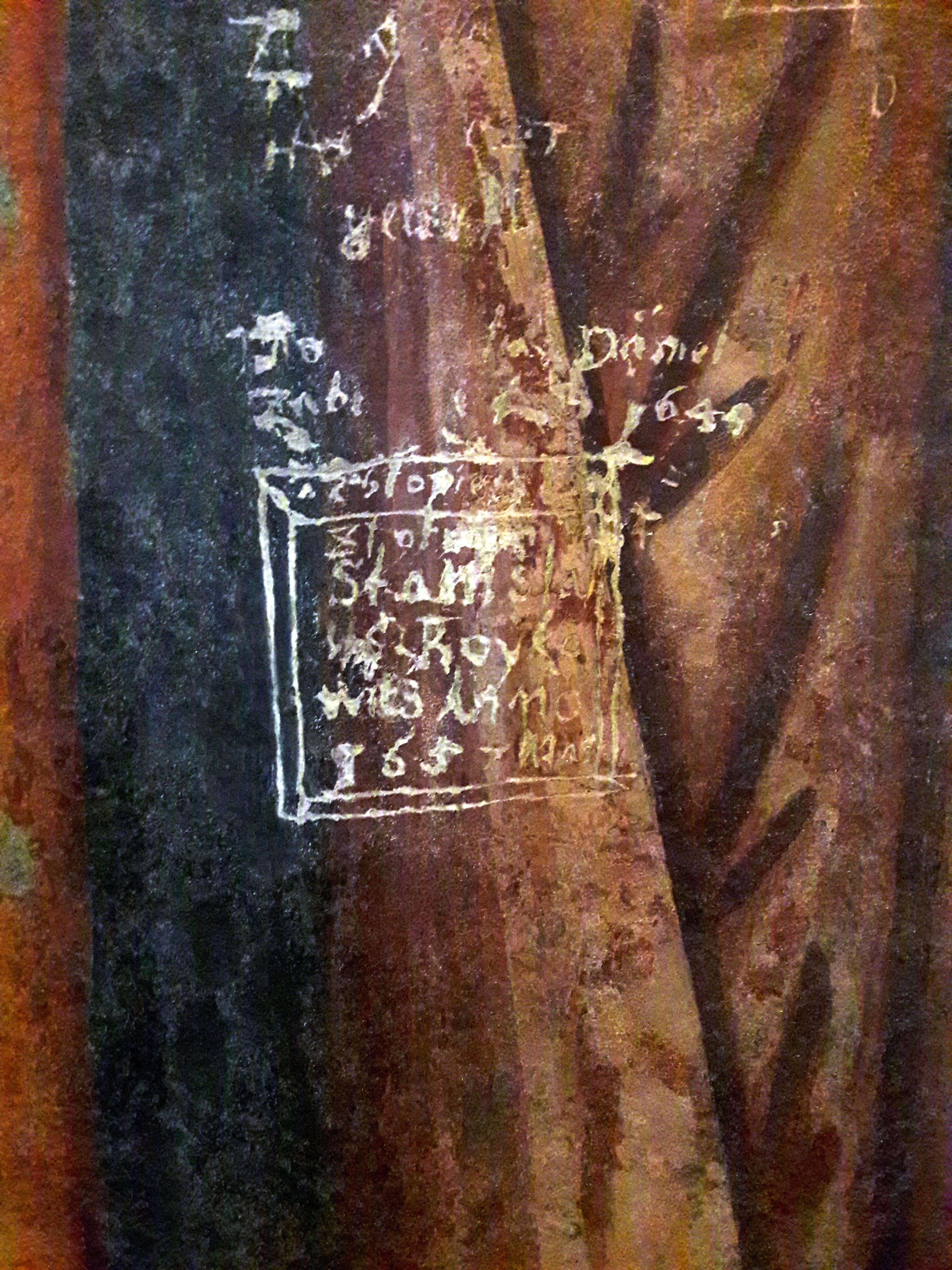 File:graffiti Signatures In The Holy Trinity Chapel In encequiconcerne Graffiti Romain