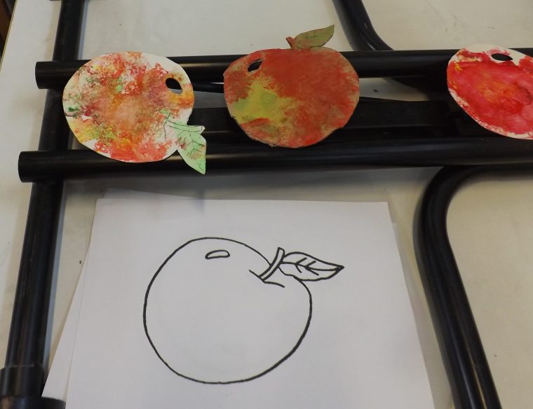 La Pomme, Le Ver De Terre Et La Chenille ! | Bricole Et dedans Le Petit Vers De Terre La Pomme, Le Ver De Terre Et La Chenille ! | Bricole Et dedans Le Petit Vers De Terre