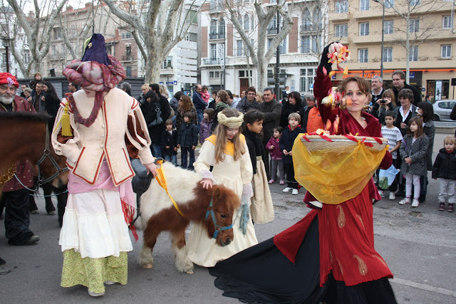 Le Blog De Clementine: Cavalcade Des Rois Mages À Perpignan à Chameaux