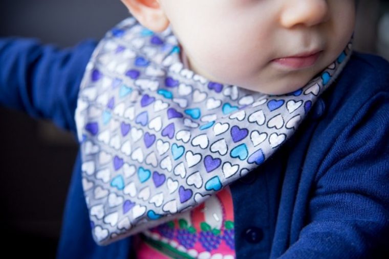 Le Patron Du Bavoir Bandana "Oh L'Escargot" Spécial Bébé serapportantà Dents Escargot