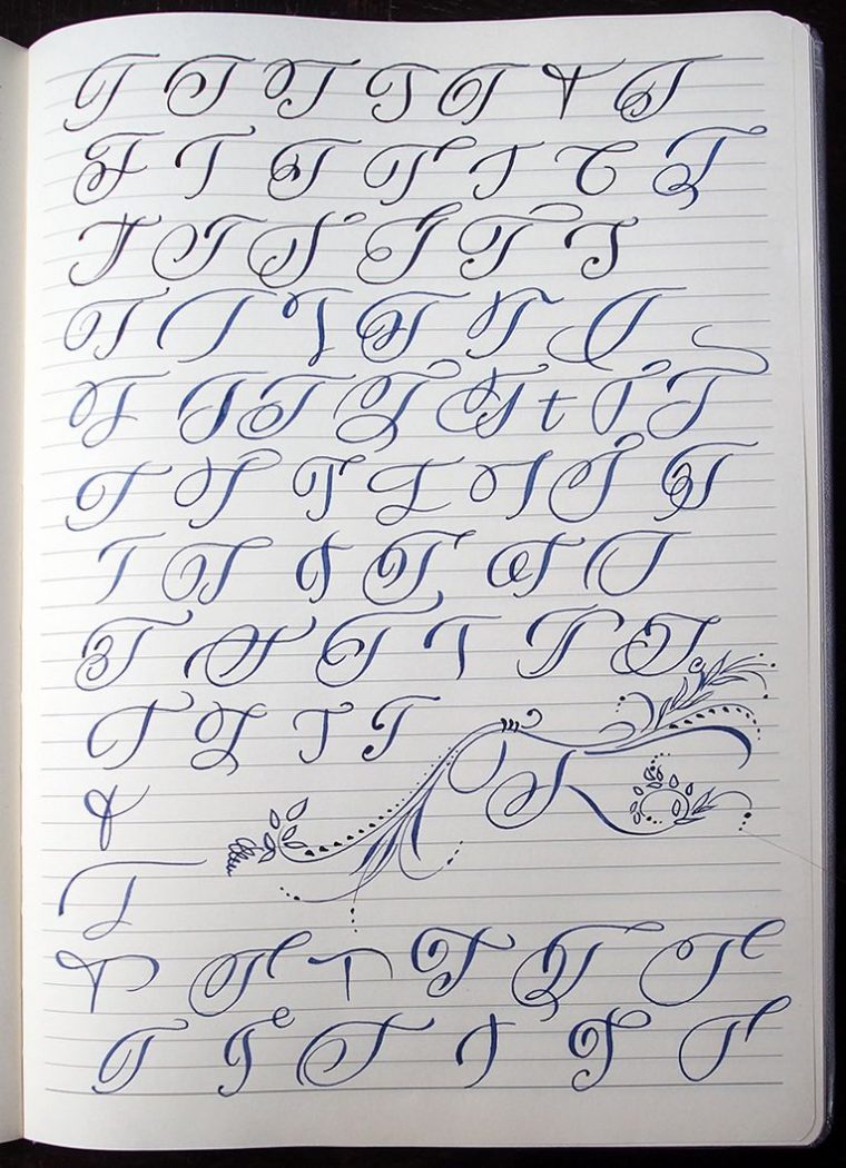 Majuscule T Variants By Polish Calligrapher Barbara à Lettre Majuscule Tag