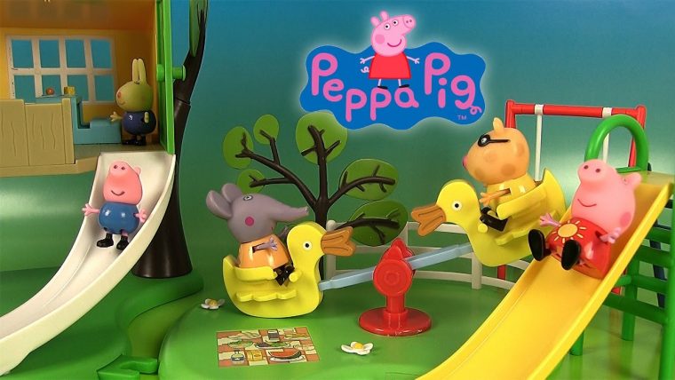 Peppa Pig Jouets Aire De Jeux Toboggan Balançoire Cabane à Jeux De Peppa Pig A La Piscine