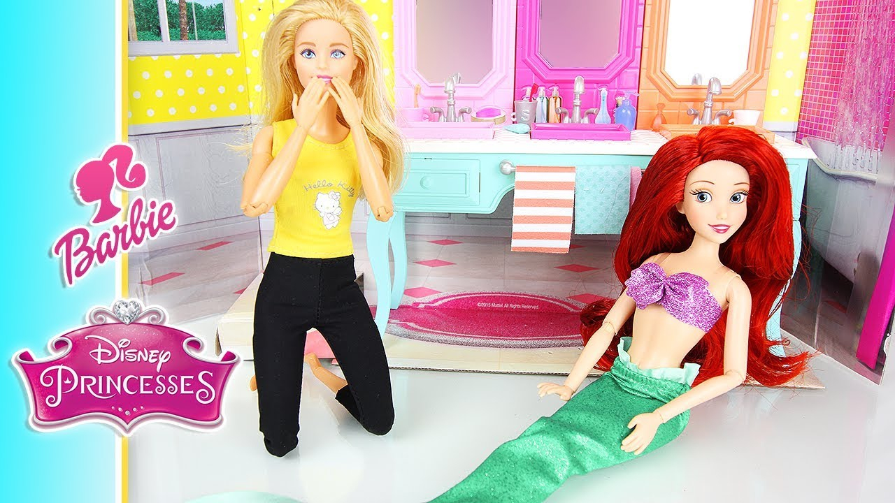 Poupées Barbie Disney Princesse Ariel Morning Routine avec Barbie Sirene A La Plage Translation