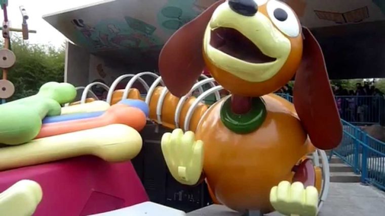 Slinky Dog Zigzag Spin – Disneyland Paris – tout Zig Zag Toy Story