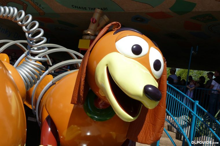 Slinky Dog Zigzag Spin In Toy Story Playland — Dlp Guide avec Zig Zag Toy Story