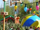 Slinky Dog Zigzag Spin In Toy Story Playland — Dlp Guide concernant Zig Zag Toy Story