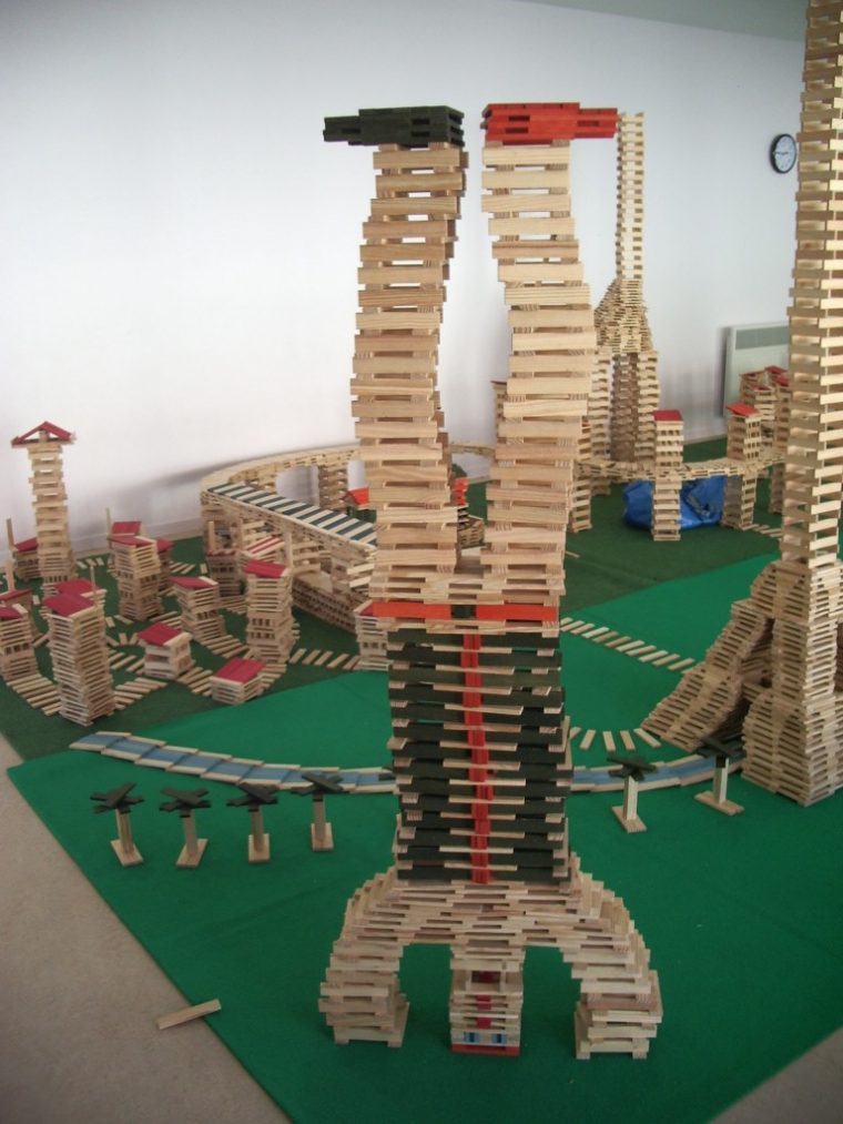 Animation Kapla | Ecole Primaire Saint Joseph encequiconcerne Modele Kapla Tour Eiffel Facile