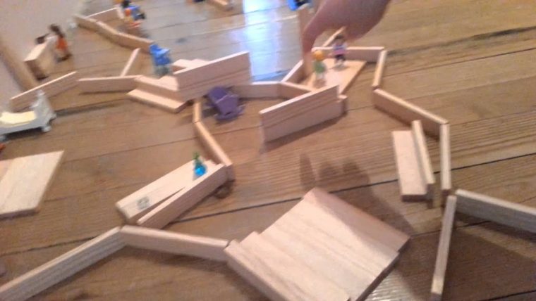 Comment Faire Une Maison En Kapla Facile | Ventana Blog intérieur Maison Kapla Facile