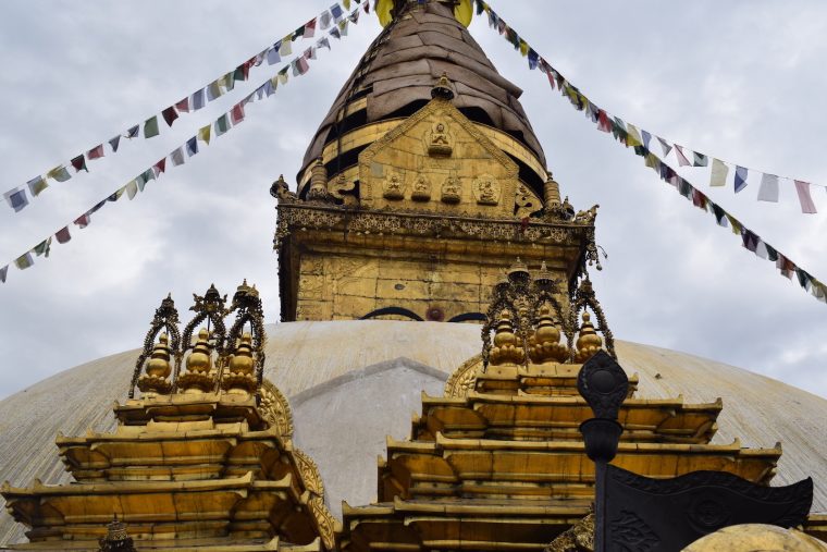 2500 Jahre Ist Schon Alt: Der Swayambhunath Tempel – You intérieur Tempel Der Buddhisten