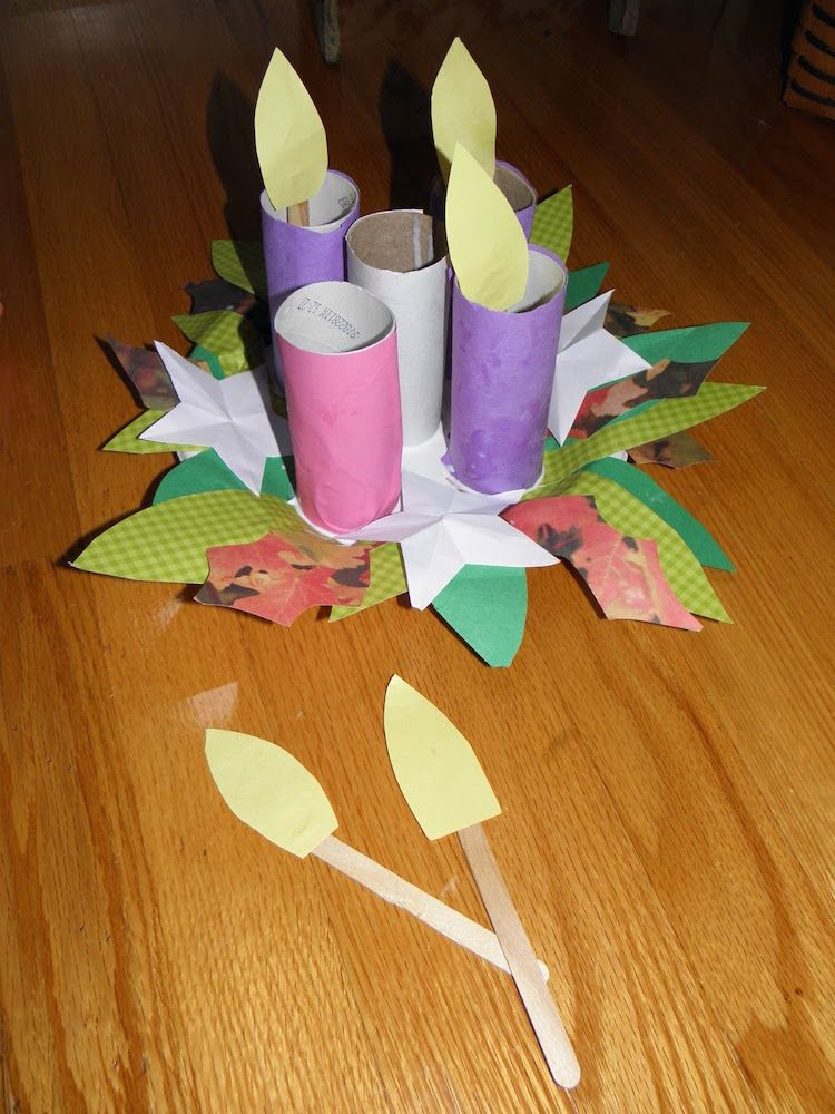 Adventskranz Basteln Kindern Papier Klopapierrollen destiné Adventskalender Basteln Kindern Ideen Adventskranz Basteln Kindern Papier Klopapierrollen destiné Adventskalender Basteln Kindern Ideen