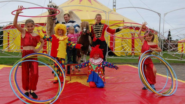 Bersenbrück – Probleme Durch Wm Und Hitze – Circus Mulan intérieur Zirkus Für Kindergartenkinder