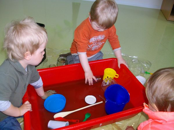 Brettspiele Und Experimente Mit Wasser – Dreikäsehoch E.v. concernant Kinder Experimentieren