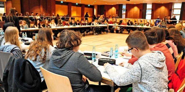 Burgdorf: Stadt Gibt Grünes Licht Für Politik-Planspiel intérieur Politik Erklärung Für Schüler
