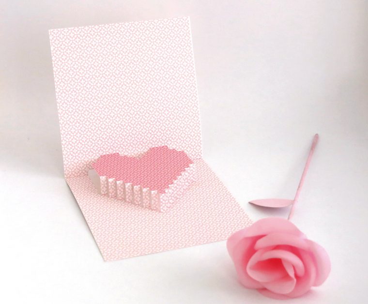 Carte Fête Des Mères, Une Carte Pop-Up 'Cœur' À Fabriquer destiné Carte Fete Des Mere