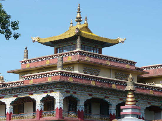 Indien-Reisebericht: "05.08.07 Bodhgaya" concernant Buddhismus Gotteshaus