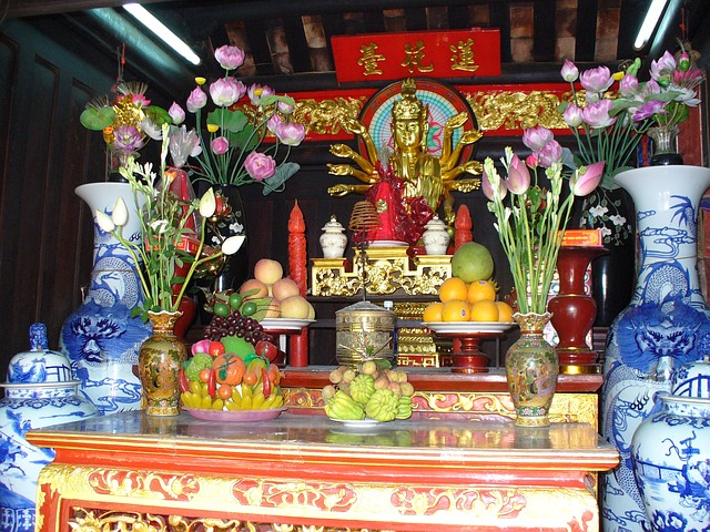 Kostenloses Foto: Vietnam, Tempel, Altar, Opfergaben à Buddhismus Gotteshaus