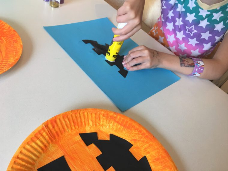 Kürbis Aus Papptellern – Basteln Mit Kinder | Der intérieur Basteln Mit Pappteller Kürbis Aus Papptellern – Basteln Mit Kinder | Der intérieur Basteln Mit Pappteller