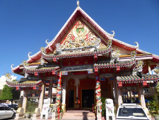 Netter Buddhistischer Tempel In Chanthaburi – Wat dedans Tempel Der Buddhisten