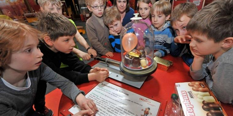 Umzugsbudget Für Museumsdepot Als Geldreserve – Potsdam serapportantà Kinder Experimentieren