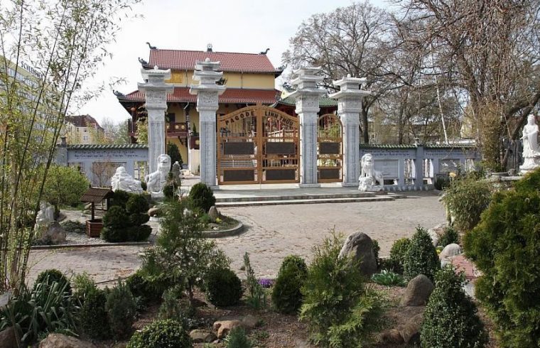 Alternative Berlin: A Beautiful Buddhist Temple avec Buddistischer Tempel
