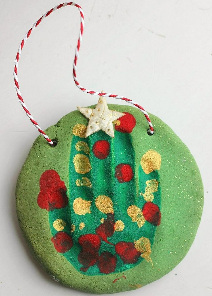 Baumschmuck Aus Salzteig Mit Kindern Basteln | Handprint encequiconcerne Bastelideen Weihnachten Mit Kindern