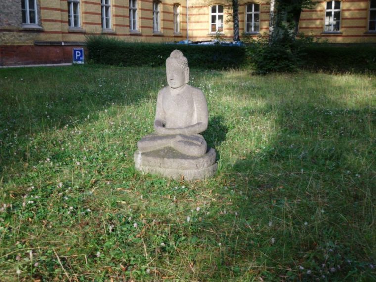 Buddha 'Über Nacht' Im Park Aufgetaucht – Was Bedeutet Er destiné Was Bedeutet Buddha Buddha 'Über Nacht' Im Park Aufgetaucht – Was Bedeutet Er destiné Was Bedeutet Buddha
