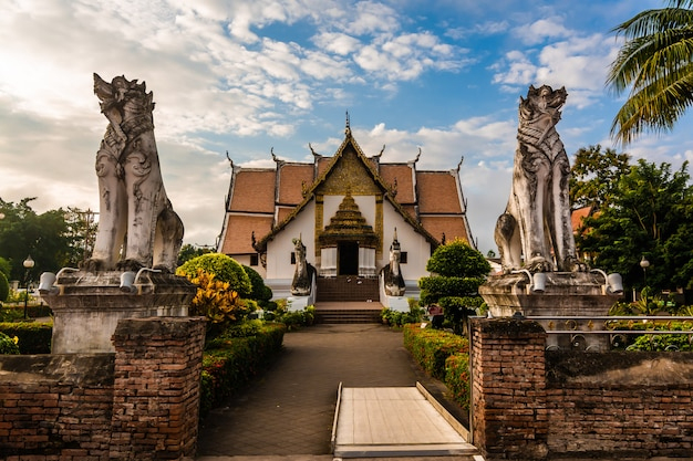 Buddhistischer Tempel Von Wat Phumin In Nan, Thailand avec Buddistischer Tempel