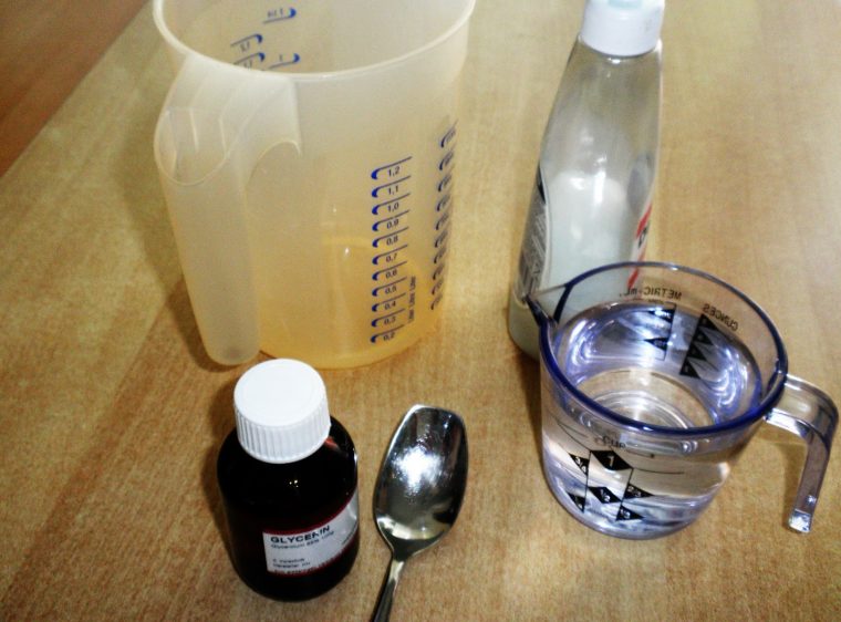 Daycaremummy: Seifenblasen – Selber Machen! serapportantà Seifenblasenwasser Selbst Herstellen