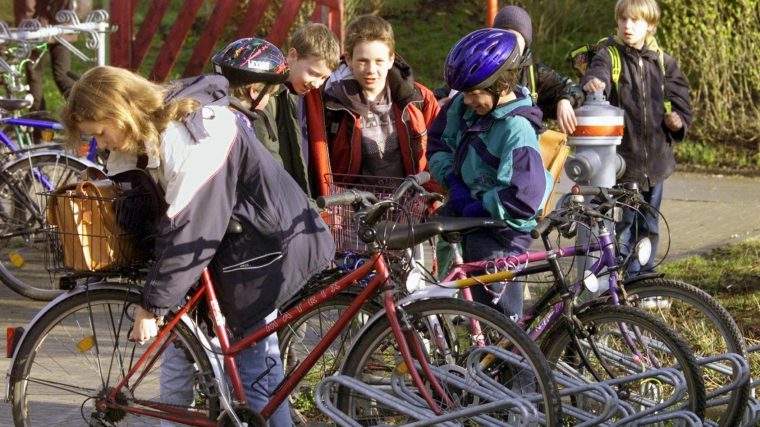 Fahrradverbot Für Erstklässler An Grundschule In Magdeburg serapportantà Spiele Für Erstklässler