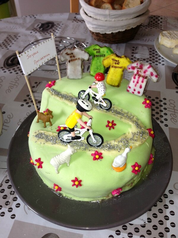 Gâteau D'Anniversaire Cyclisme – Gourmandises Et Créations tout Image Gateau Anniversaire