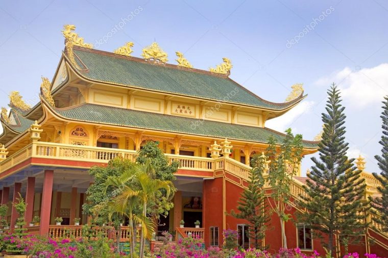 Goldener Buddhistischer Tempel, Phu My, Vietnam encequiconcerne Buddistischer Tempel