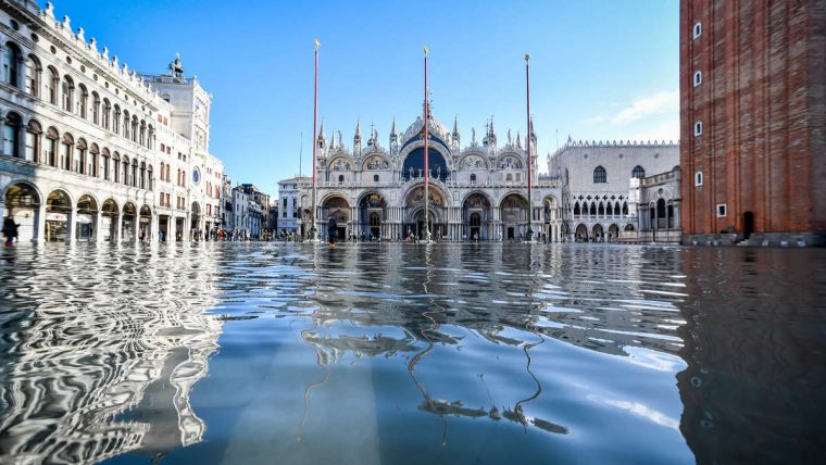 Italien-Wetter/Venedig-Hochwasser: Schäden Am Markusdom tout Informationen Über Italien